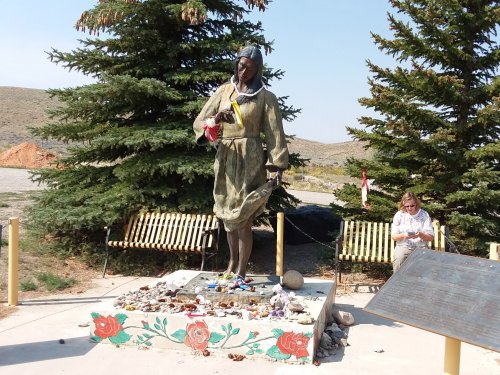 Statue of Sacajawea.