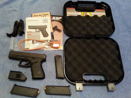 Everything that comes with a Gen 4 Glock 19.