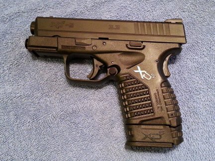 A left side view of the 9mm Springfield XDs.