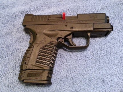 A right side view of the 9mm Springfield XDs.
