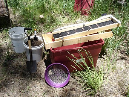 My home-built recirculating sluice set up in Arizona