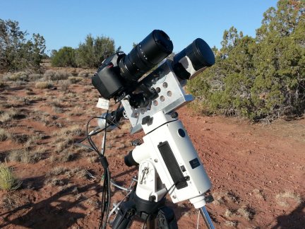 An autoguiding rig for wide-field astrophotography.